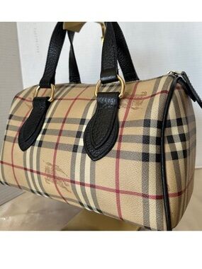 Authentic Burberry Boston Medium Bag.